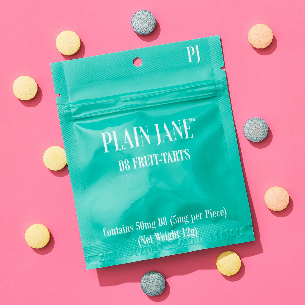 What is the quantity of Delta-8 THC Cannatarts included per carton?