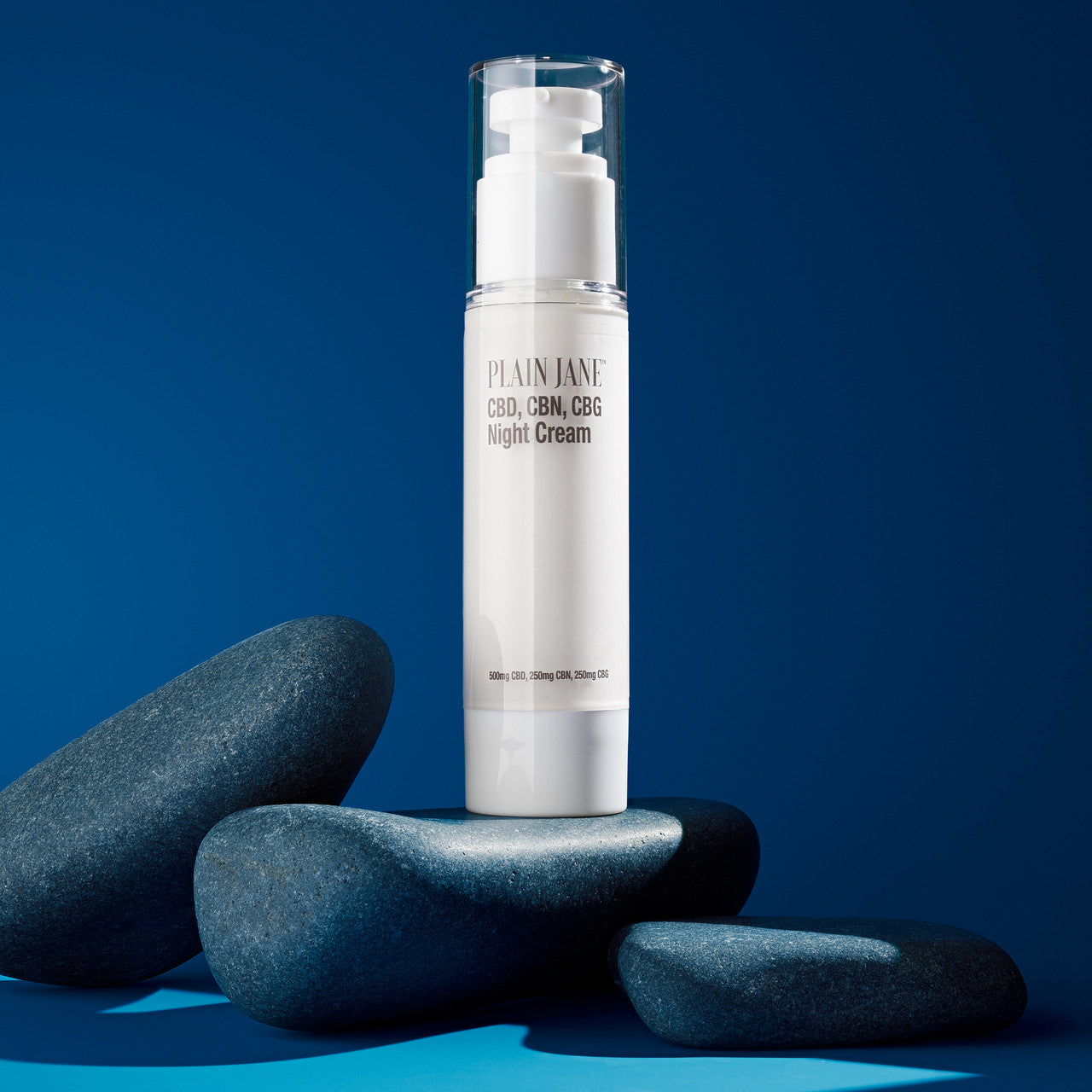 Which cannabinoids are present in the CBD Silk Night Cream formula?