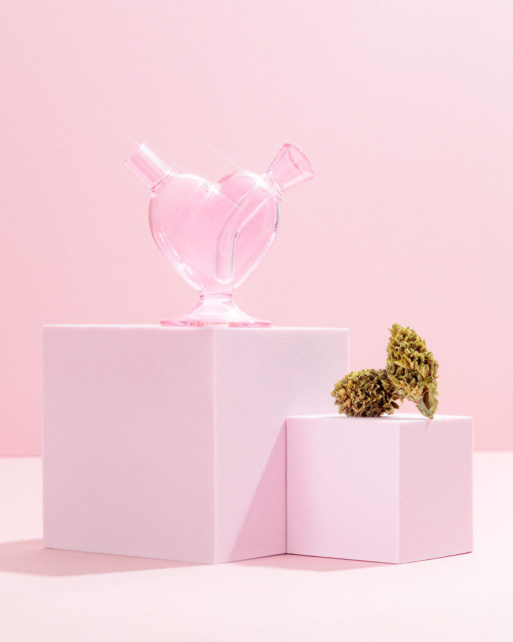 Does the Mini Heart Joint Bubbler come in an emerald green color?