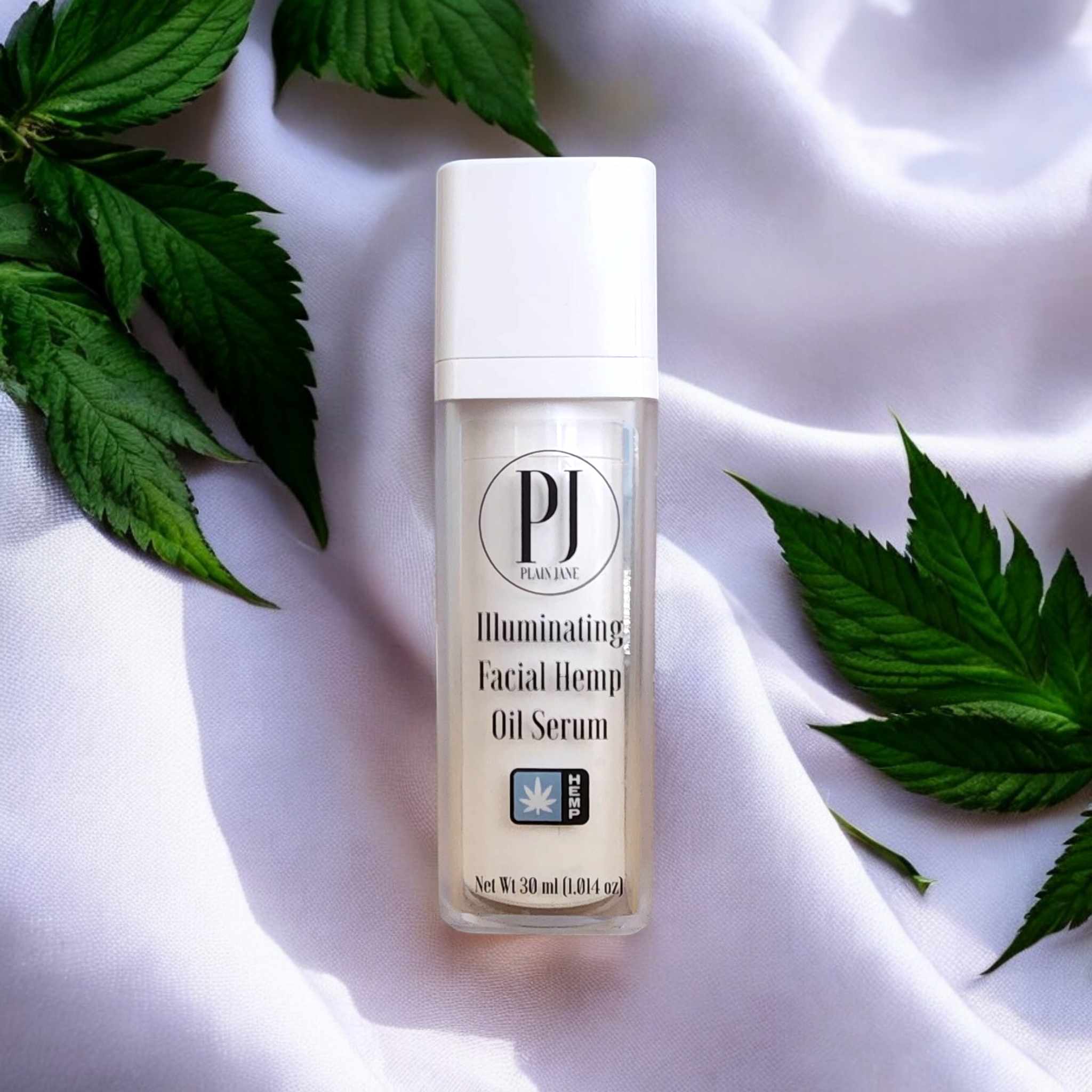 Does the Illuminating Facial Hemp Oil Serum contain plant extracts?